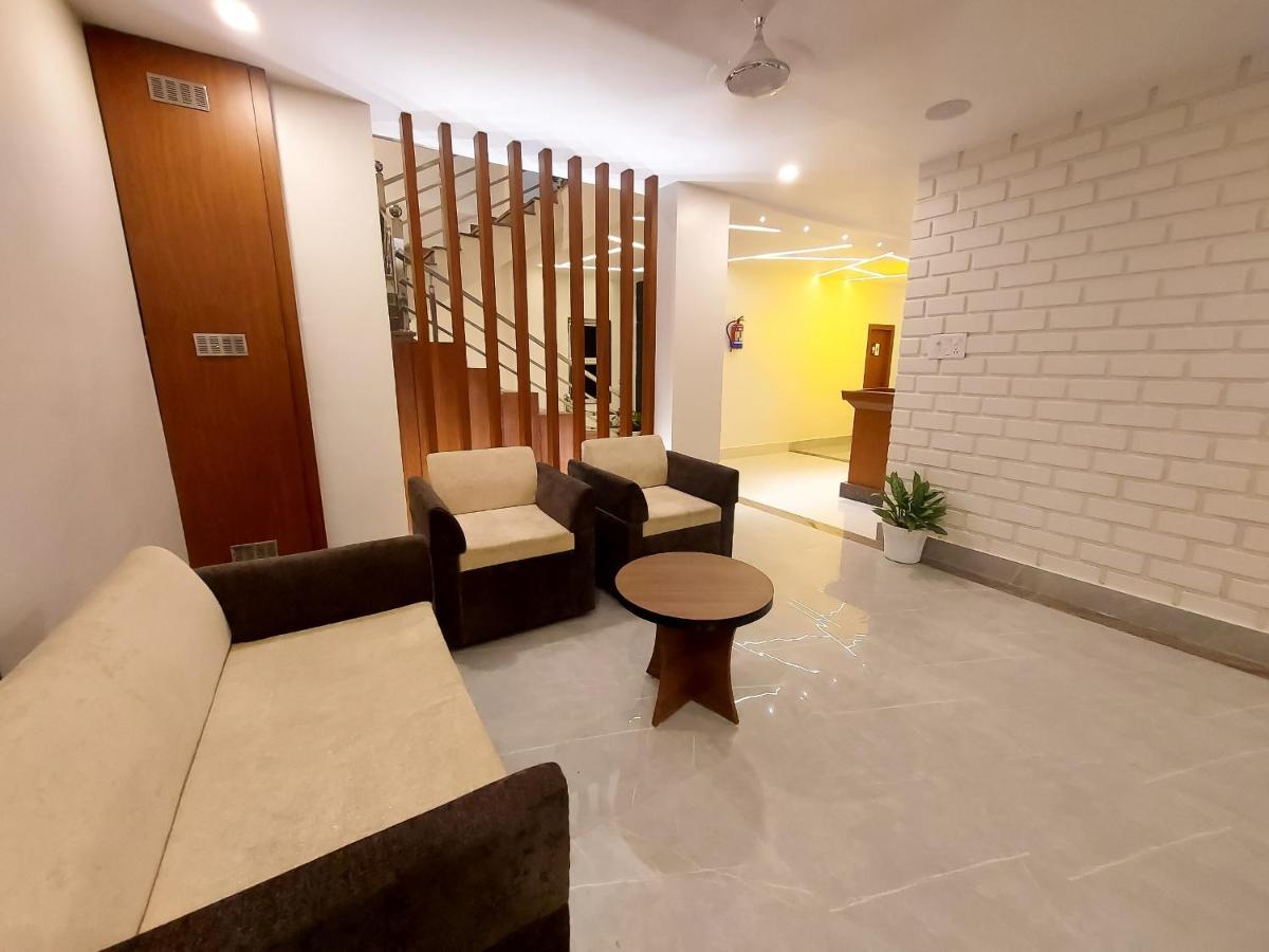 Hotel Bliss Jorhāt Εξωτερικό φωτογραφία