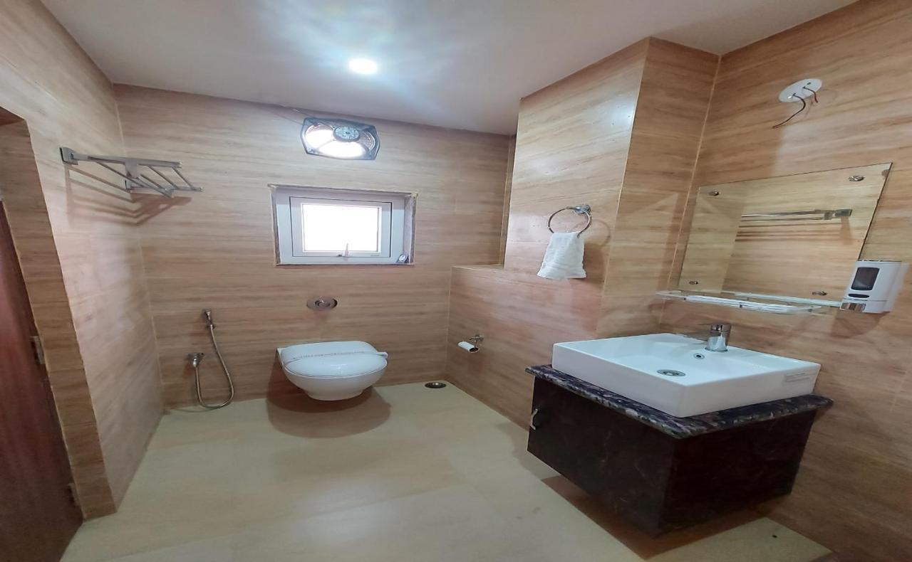 Hotel Bliss Jorhāt Εξωτερικό φωτογραφία