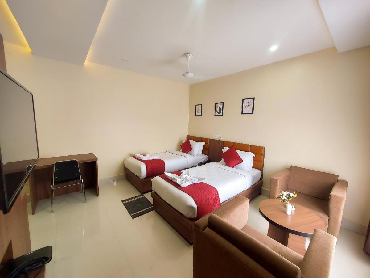 Hotel Bliss Jorhāt Εξωτερικό φωτογραφία