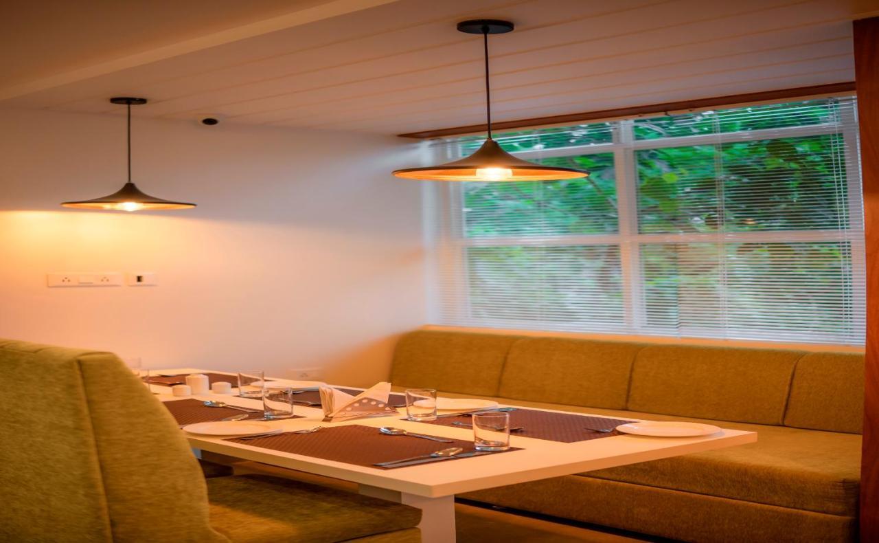 Hotel Bliss Jorhāt Εξωτερικό φωτογραφία