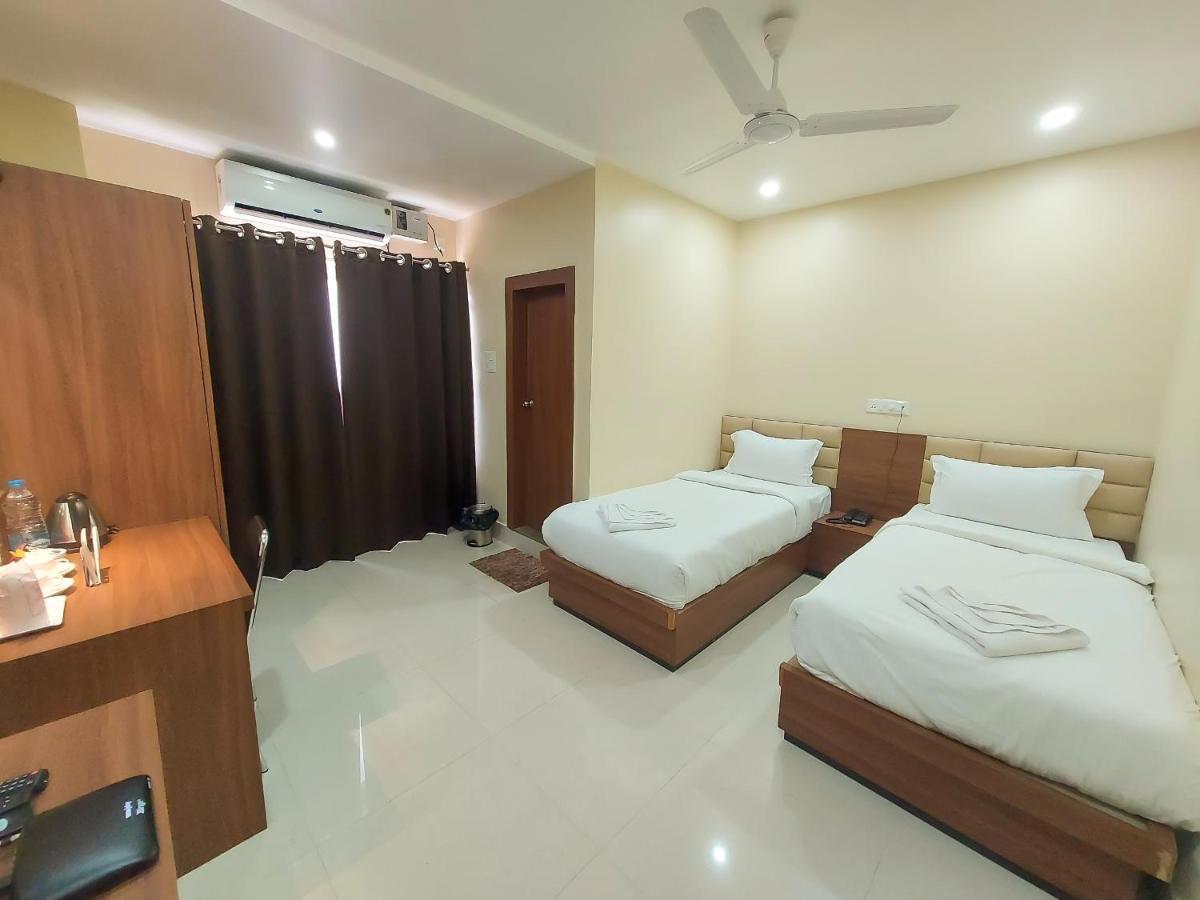 Hotel Bliss Jorhāt Εξωτερικό φωτογραφία
