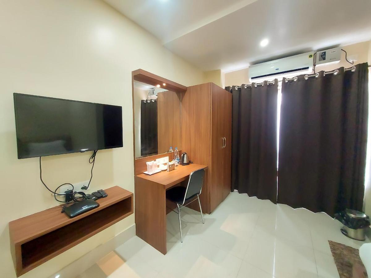 Hotel Bliss Jorhāt Εξωτερικό φωτογραφία